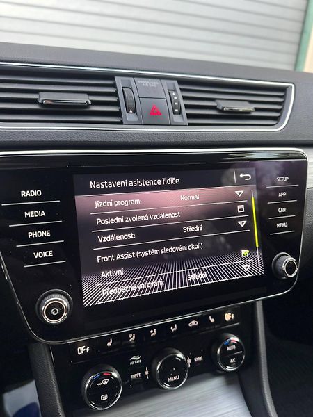 Škoda Superb (2020) III 2.0 TDI 110KW 2020 1MAJITE - fotka 20 z 24