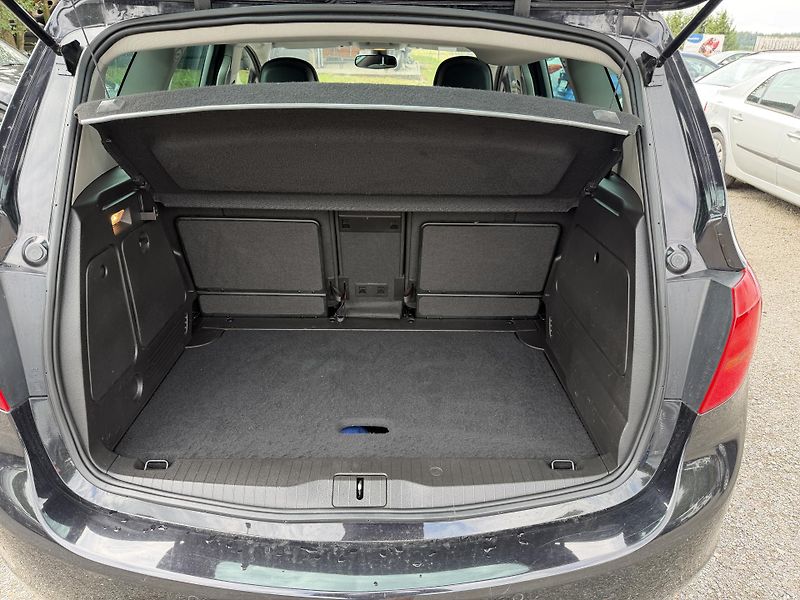 Opel Meriva 1.4iT - fotka 10 z 24