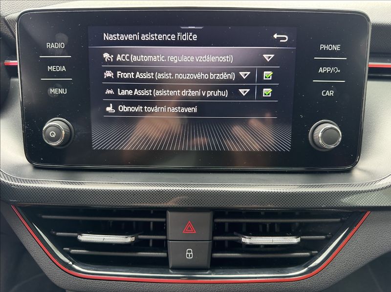 Škoda Scala 1,5 TSI DSG Monte Carlo DPH ČR - fotka 43 z 50