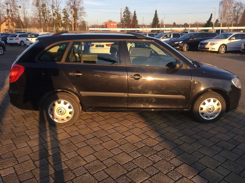 Škoda Fabia (2010) II Kombi 1.4 TDi - fotka 3 z 16