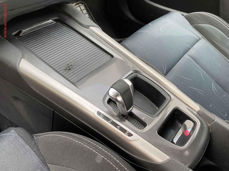 Citroën C4 (2012) 1.6 HDi, AT, park.asist - fotka 16 z 16