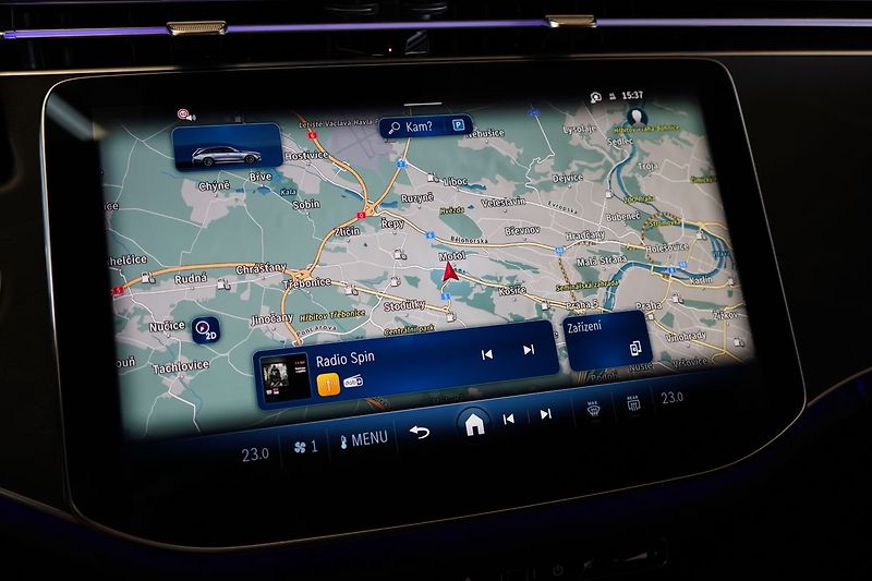 Mercedes-Benz Třídy E 220d 4MATIC AMG, Pano, Tažné - fotka 31 z 49