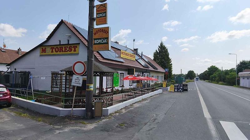 Třetí a čtvrtá generace Vaníčků se o Kopičák stará s láskou.