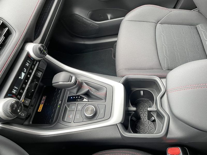 Toyota RAV4 2.5 Plug-in Hybrid ODBĚR 10/26 - fotka 30 z 34