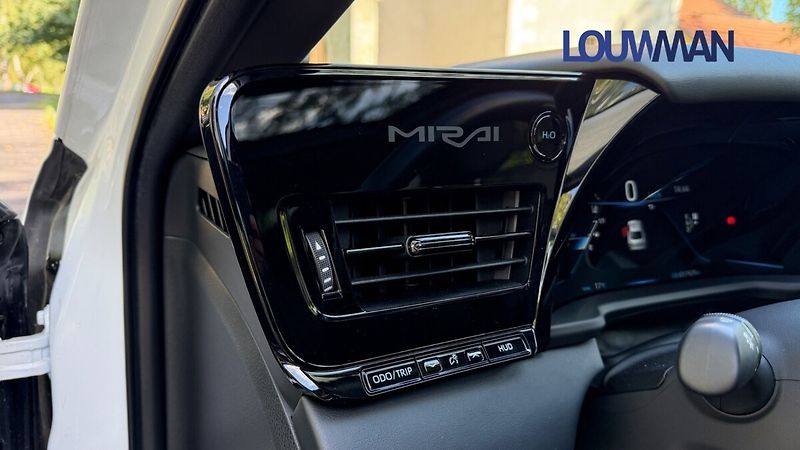 Toyota Mirai EXECUTIVE VIP BLACK - fotka 6 z 24