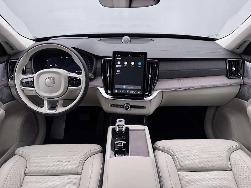 Volvo XC90 (2026) B5 AWD AUT BRIGHT ULTRA 7 míst - fotka 2 z 26