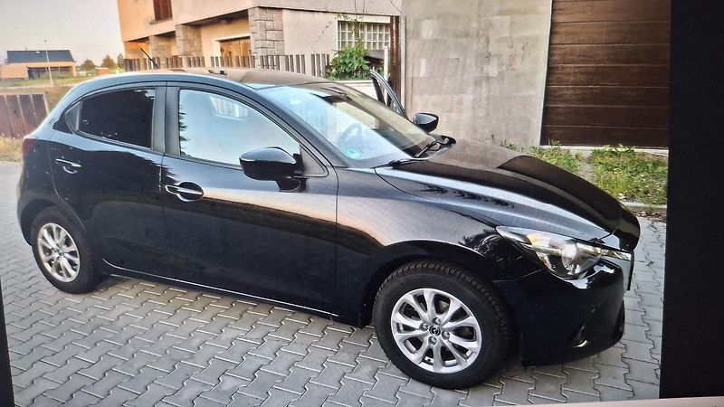 Mazda 2 1.5 sport  66kw  facelit - fotka 9 z 39