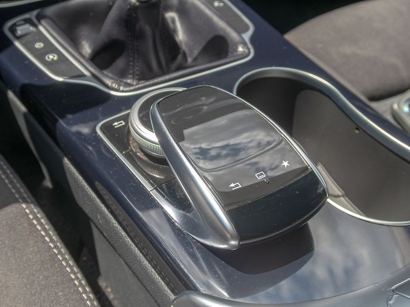 Mercedes-Benz Třídy C (2019) 220CDI LED – NAVIGACE - fotka 33 z 58
