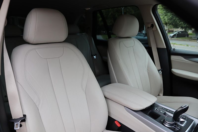 BMW X5 XDRIVE 40e F15 230kW DPH - fotka 43 z 48