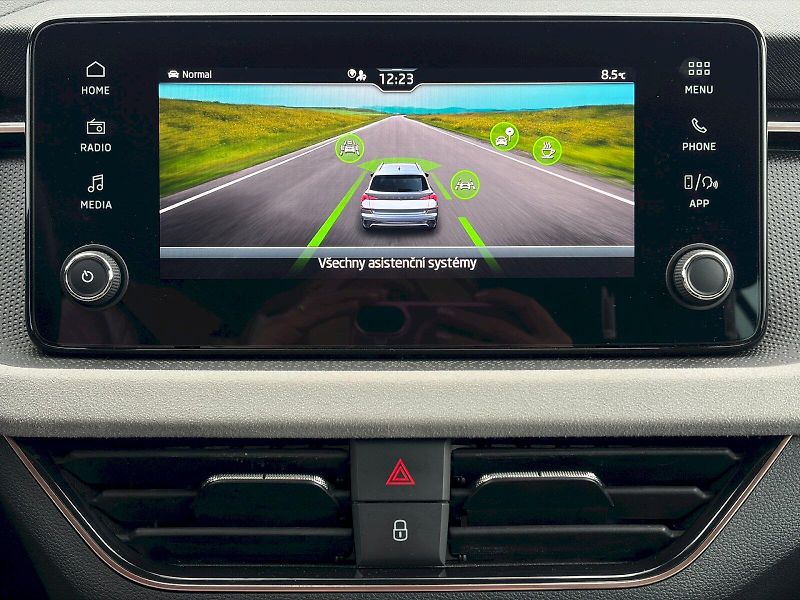 Škoda Kamiq (2024) 1.5 TSI / 110 kW / TOP SELECTI - fotka 26 z 34