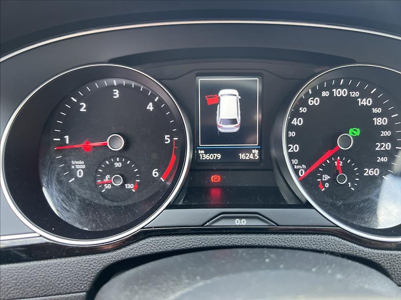 Volkswagen Passat 2,0 TDi Bussines DSG záruka - fotka 26 z 31