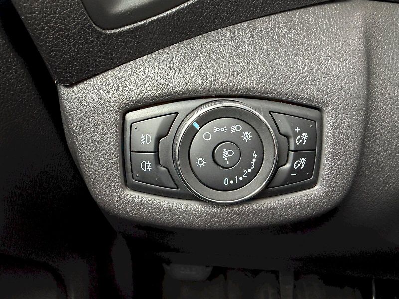 Ford Tourneo Connect (2017) 1.5 TDCi 88kW Titanium 7 míst - fotka 11 z 35