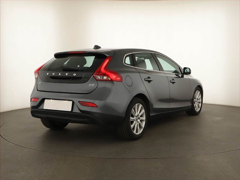 Volvo V40 (2014) 1.6 D2, Automat, Xenony - fotka 5 z 14