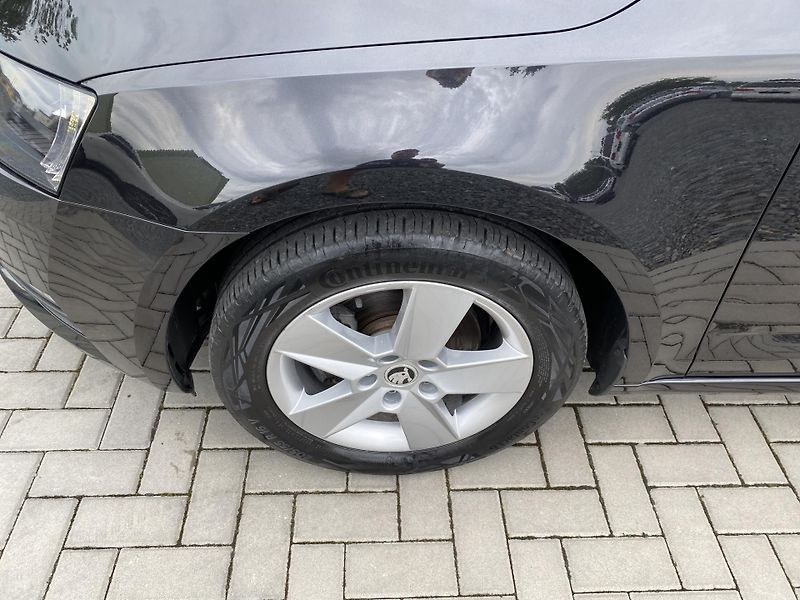 Škoda Octavia 1.4 TSI 110kW - 1xMAJ. - NAVI - fotka 9 z 45
