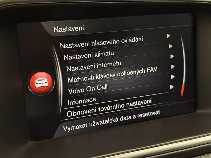 Volvo V40 T2 MOMENTUM AUT  - fotka 36 z 41