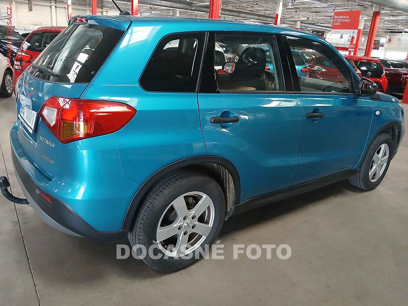 Suzuki Vitara (2015) 1.6. 4x4, 1.maj,ČR, AC, temp - fotka 2 z 3
