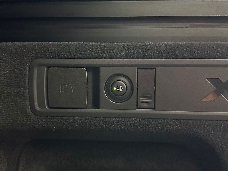 BMW X5 30d xDrive M-SPORT, VZDUCH, PA - fotka 36 z 40