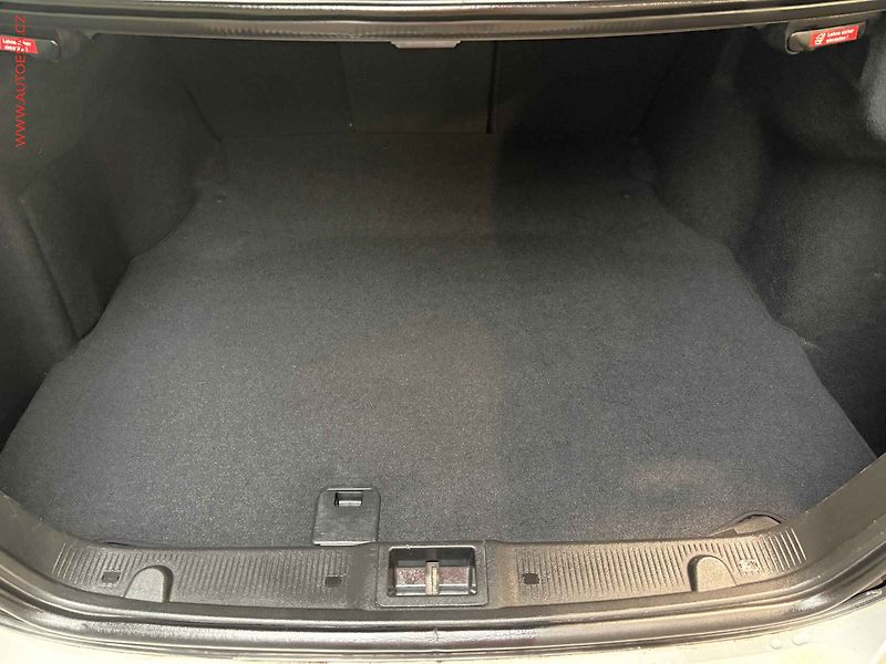 Mercedes-Benz CLK (2002) 3.2 i 320, AT, xenon, navi - fotka 7 z 14