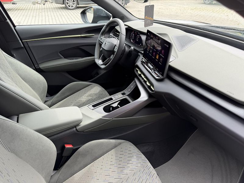 Cupra Terramar (2026) 2.0TSI 150kW 4WD TRIBE R20 CZ! - fotka 28 z 39