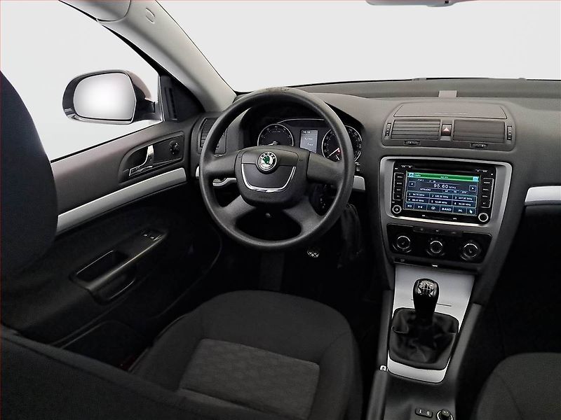 Škoda Octavia (2009) Ambiente 1.8 TSI, Serv.kniha - fotka 7 z 19