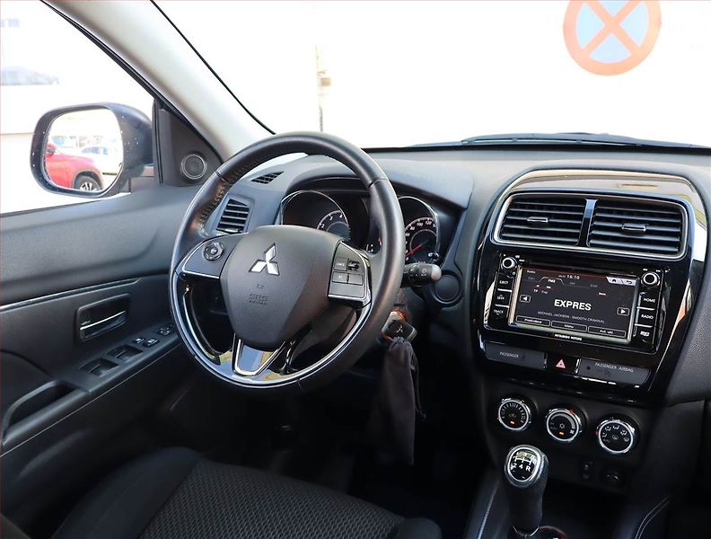 Mitsubishi ASX (2018) Invite 1.6 MIVEC, Serv.kniha - fotka 7 z 17