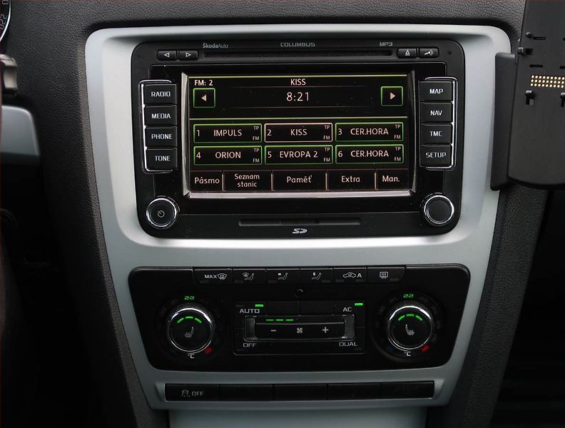 Škoda Octavia (2011) Scout 2.0 TDI, 4X4, Navi - fotka 12 z 19