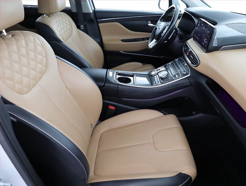 Hyundai Santa Fe (2021) 2.2 CRDi - fotka 7 z 20