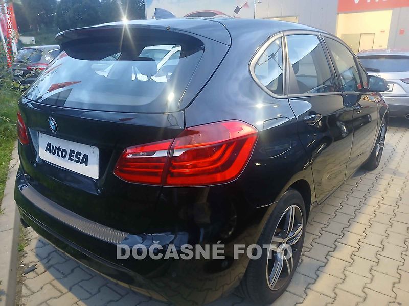BMW Řada 2 (2015) 2.0D, 1.maj, autoAC - fotka 2 z 3
