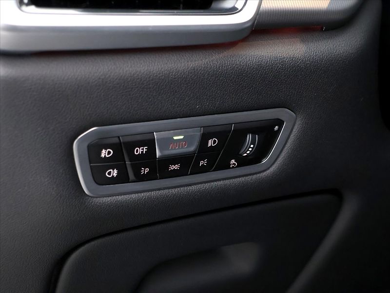 BMW X5 3,0 30d 195kW M-sport CZ DPH - fotka 18 z 50