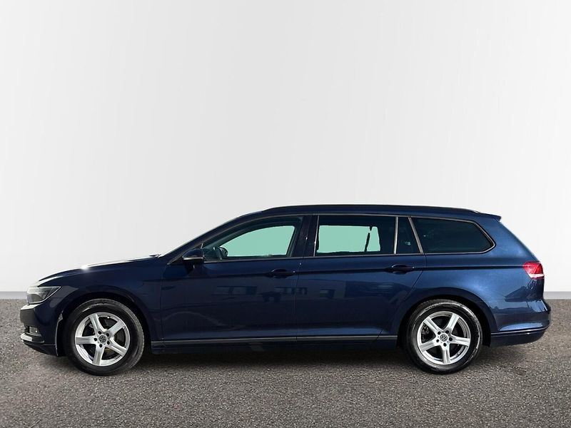 Volkswagen Passat Trendline - fotka 3 z 24
