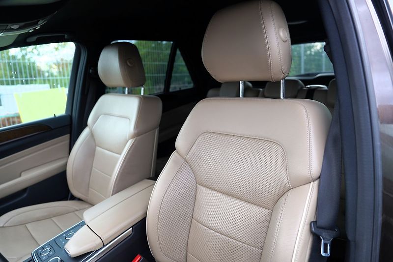 Mercedes-Benz Třídy M ML 350i AMG 4Matic/Motor klepe - fotka 13 z 29