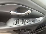 Hyundai i30 1,6 TGDI STYLE AT 1.MAJITEL - náhled 10