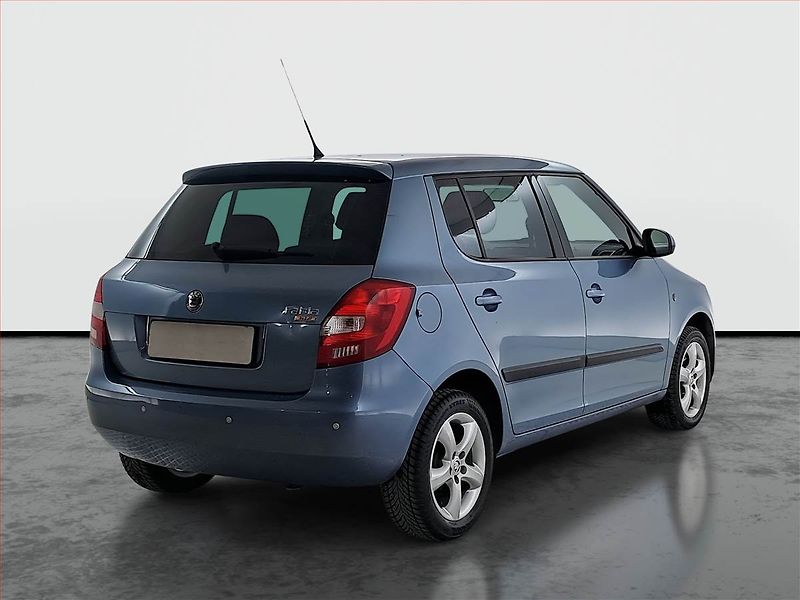 Škoda Fabia (2010) 1.2, Park. senzory - fotka 5 z 17
