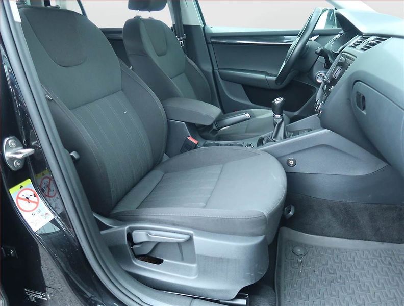 Škoda Octavia (2018) Style 1.6 TDI, Tempomat - fotka 9 z 18
