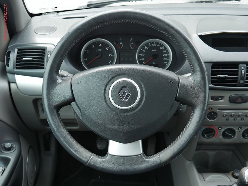 Renault Thalia (2011) 1.2 i, ČR, AC - fotka 11 z 17