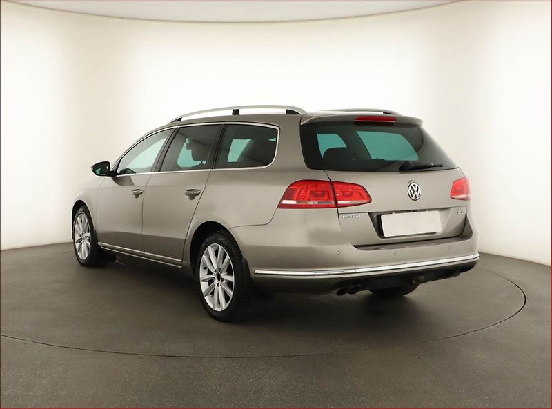 Volkswagen Passat (2014) Comfortline 2.0 TDI, 4X4 - fotka 4 z 14