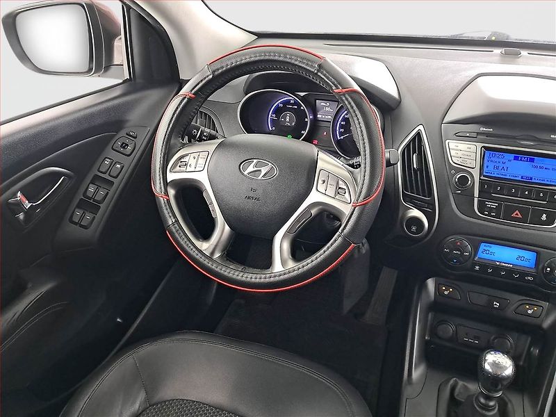 Hyundai ix35 (2012) 2.0 CRDi, 4X4, Tempomat - fotka 7 z 17
