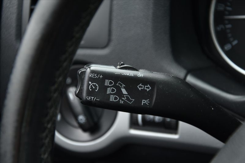 Škoda Octavia 1.6 TDI  77kW KLIMA SERVIS.KN. - fotka 14 z 19