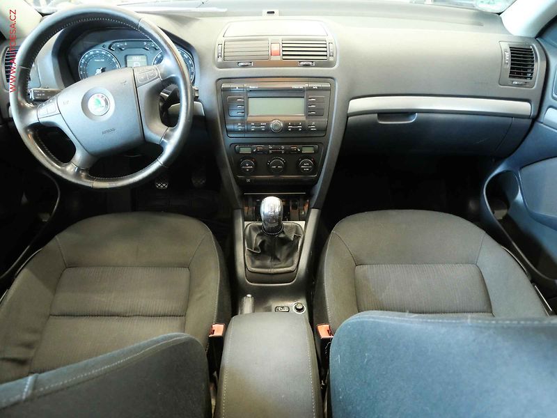 Škoda Octavia (2006) 1.6i, AC, temp - fotka 8 z 20