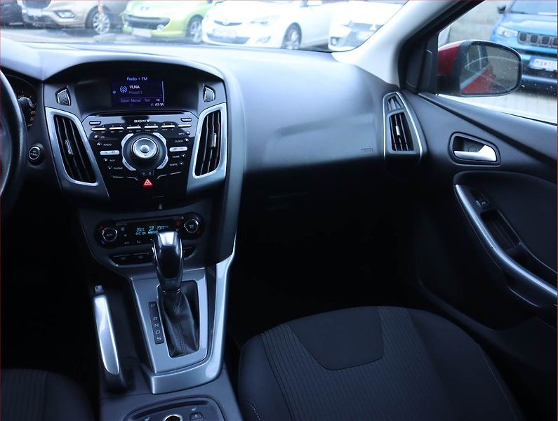 Ford Focus (2012) 2.0 TDCi, Automat, Serv.kniha - fotka 8 z 20