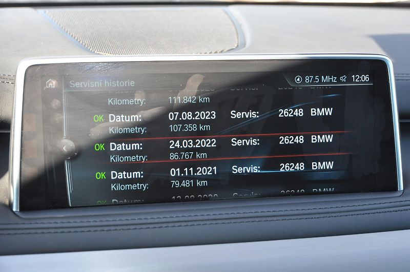 BMW X5 xDrive 40d 230kW M-Paket - fotka 25 z 33