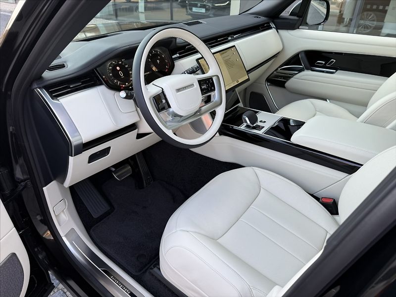 Land Rover Range Rover (2026) 4,4 AUTOBIOGRAPHY P530 - fotka 10 z 38