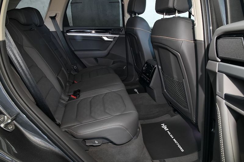 Volkswagen Touareg 3.0TDI 210kW RLine NT TZ ZÁRUK - fotka 14 z 48