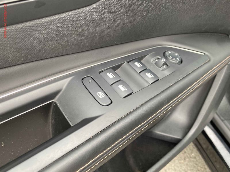 Peugeot 5008 (2018) 2.0 HDi, GT, AT, LED, panor - fotka 13 z 19