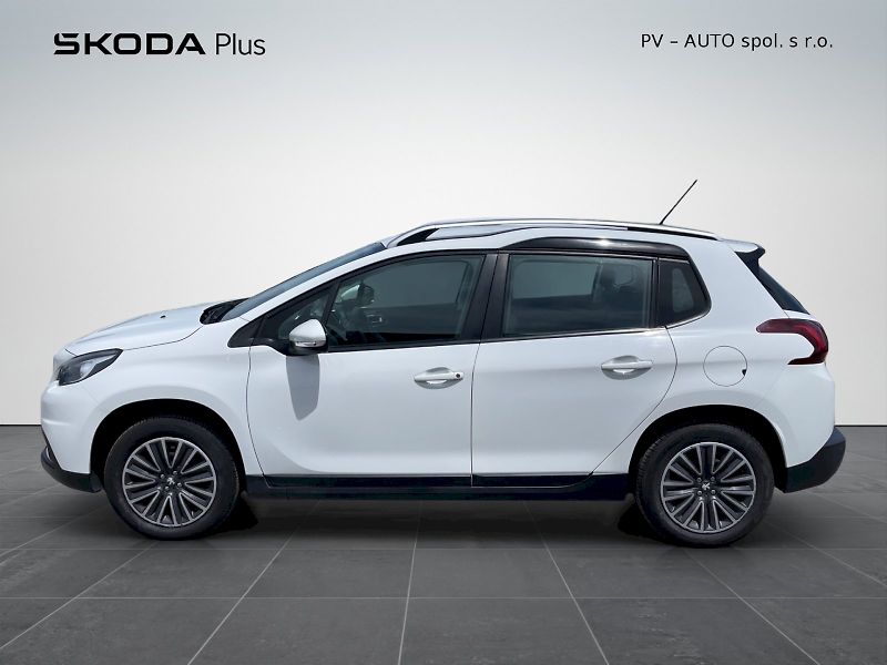 Peugeot 2008 (2018) 1.2i 60 kW PureTech Active - fotka 3 z 33