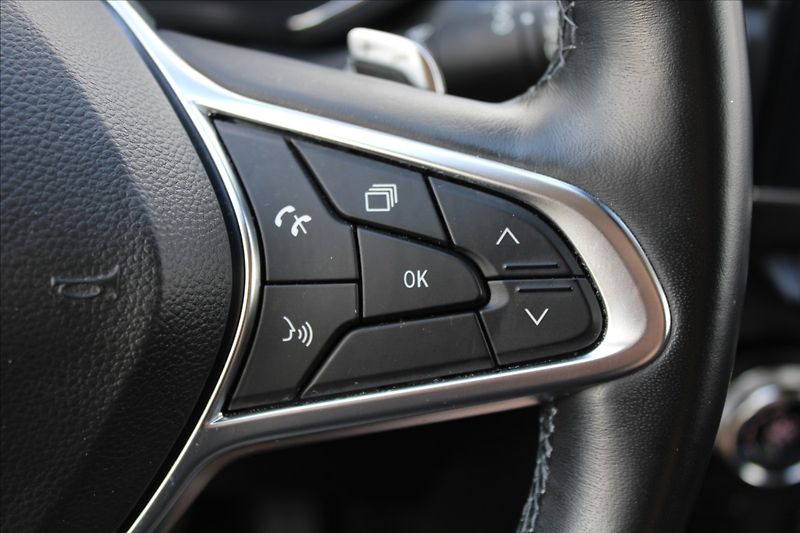 Renault Captur 1,3 TCe  1.MAJ,AUTOMAT,INTENS - fotka 22 z 35