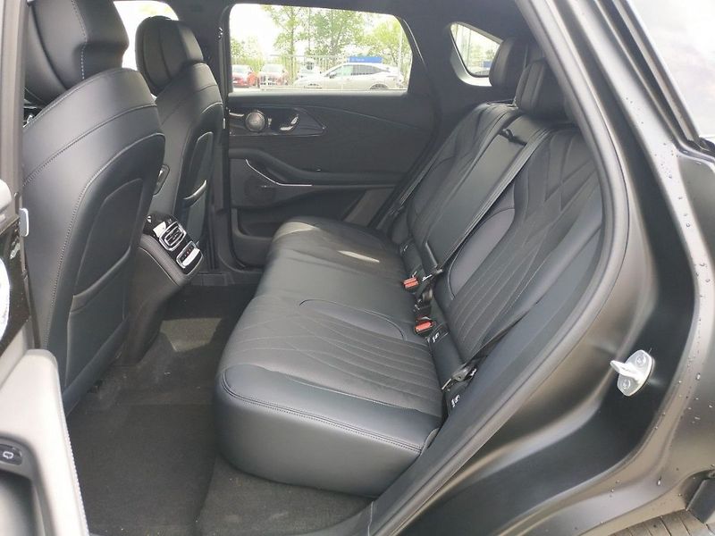 Omoda 9 Premium 1.5 PHEV 395kW AWD AT, - fotka 12 z 33