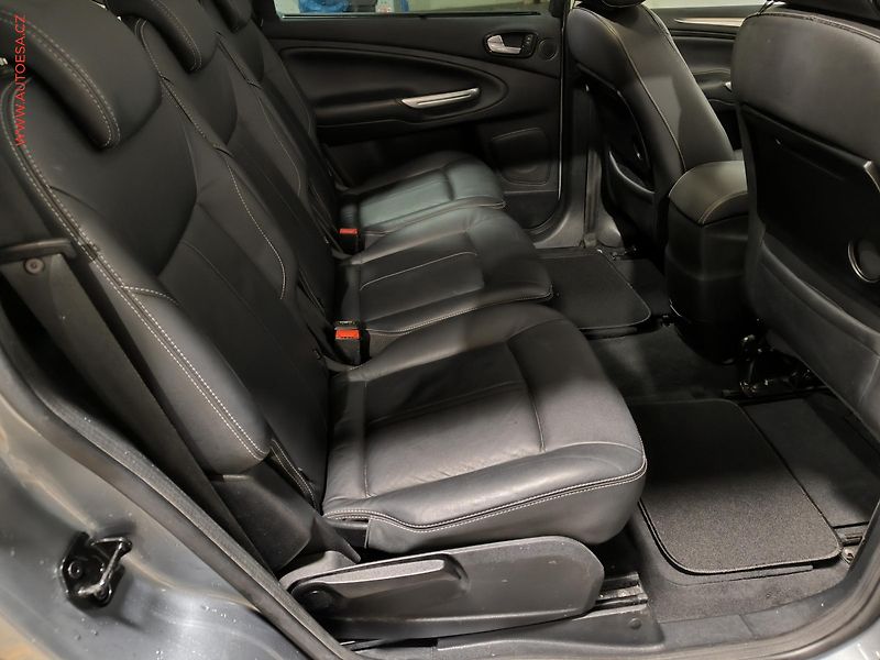 Ford S-MAX (2011) 2.0 TDCi, Titanium, navi - fotka 11 z 16