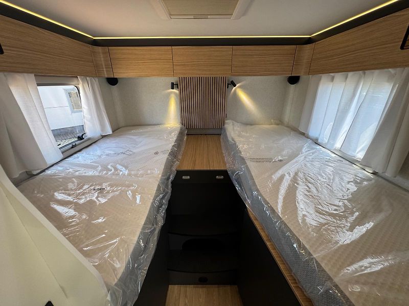 Pilote (2026) P740GJ Expression 8AT LFP 5M - fotka 26 z 34