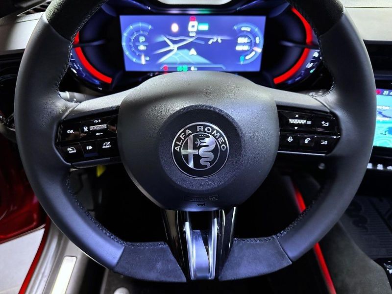Alfa Romeo Junior (2025) Veloce 280k Elettrica 54 kWh * - fotka 19 z 22